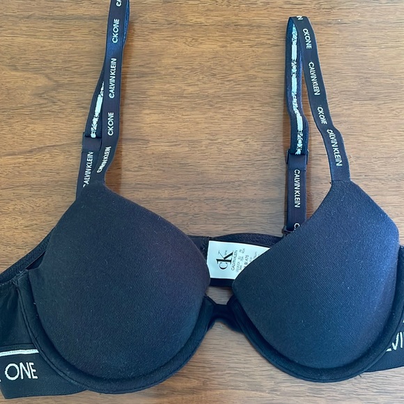 Calvin Klein Women's Constant Convertible Strap Lightly Lined Demi Bra - Picture 2 of 11